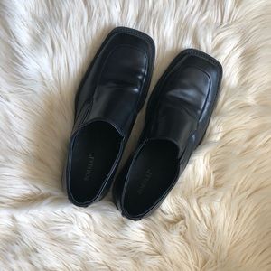 Men’s Black Slip On Dress Shoes size 7